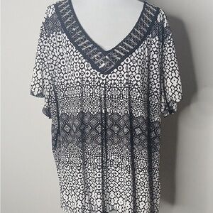 Chic Black and White Women's Blouse